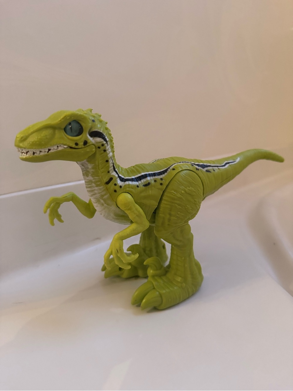Robo Alive Rampaging Green Raptor Dinosaur Toy